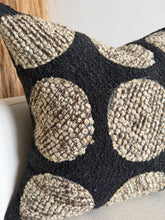 Load image into Gallery viewer, Samara Pillow Cover