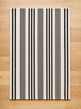 Load image into Gallery viewer, Amara Accent Rug