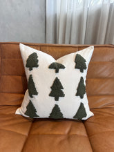 Load image into Gallery viewer, Tufted Christmas Tree Pillow Cover